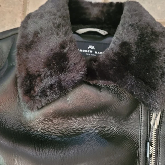 NWT Andrew Marc Black Faux Leather Faux Fur-Trim Moto Jacket XS - Picture 13 of 16